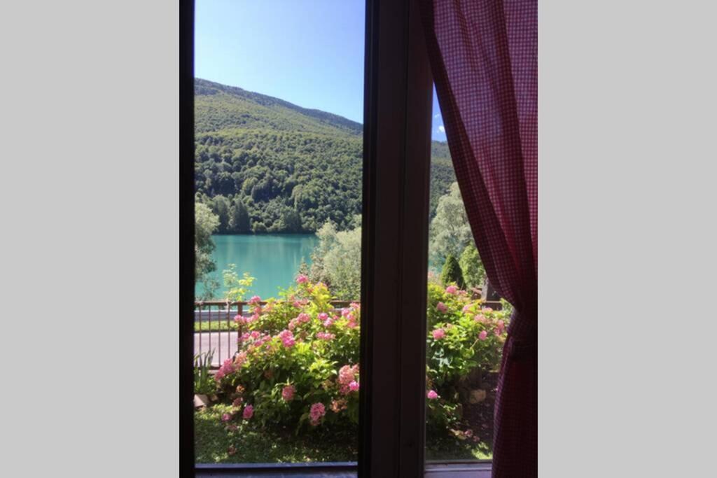 Casa A Schiera Fronte Lago Con Giardino Барчис Экстерьер фото