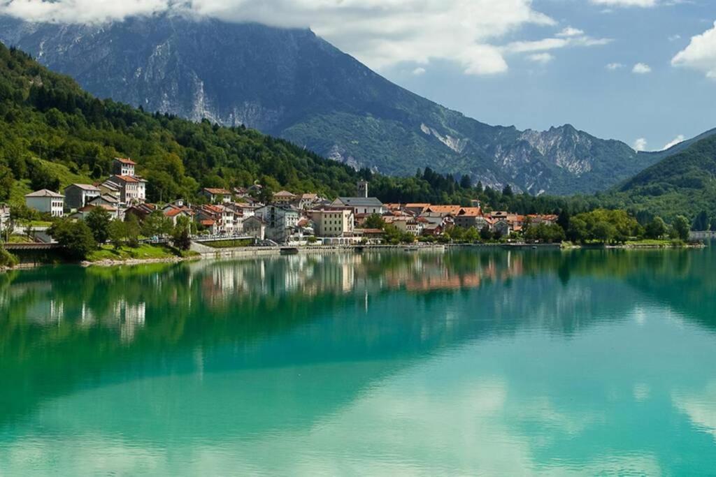 Casa A Schiera Fronte Lago Con Giardino Барчис Экстерьер фото